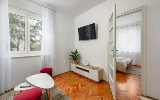Pretty Apartment Near Golf Course