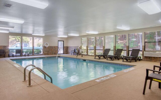 Comfort Inn & Suites