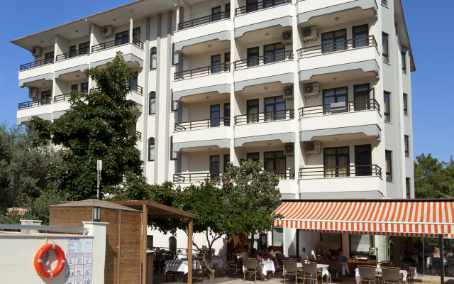 Kandelor Hotel