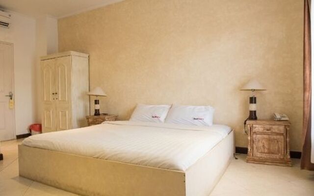 巴厘岛艾瑞水明漾 巴图贝灵16号(Airy Seminyak Kerobokan Batu Belig 16 Bali)