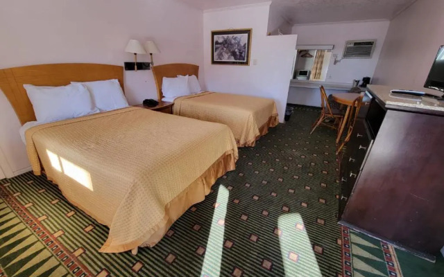 Emerald Inn & Lounge