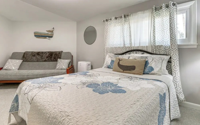 Riverfront Savannah Getaway w/ Pool & Dock!