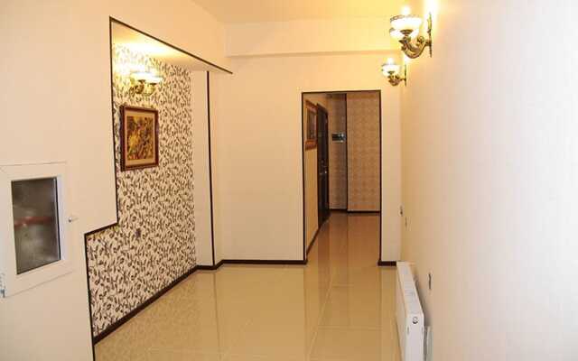 Avand Hotel