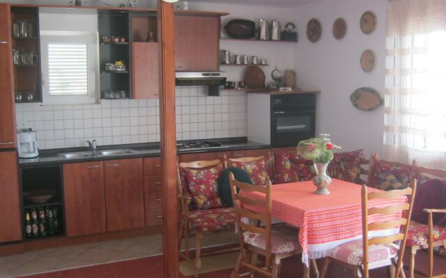 Holiday house Ivanka - 5m from sea: Cesarica, Riviera Senj