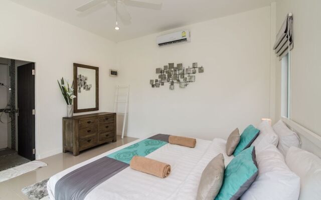 Hua Hin Pool Villa with 4 Bedrooms L50