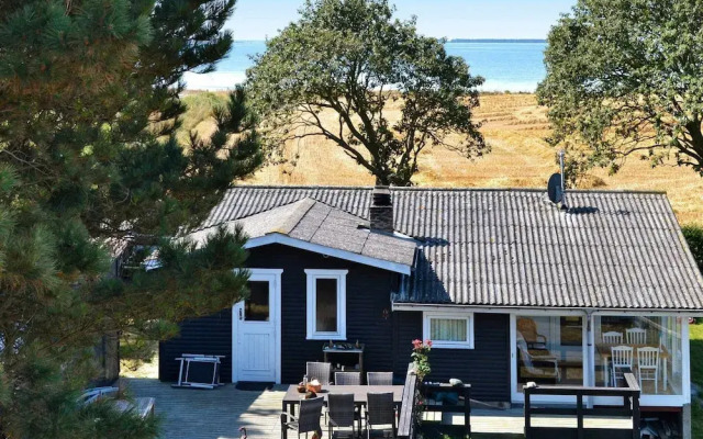 6 Person Holiday Home in Martofte