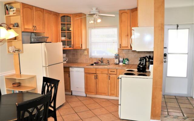 Jamaica Royale - 006 - 1 Br Condo