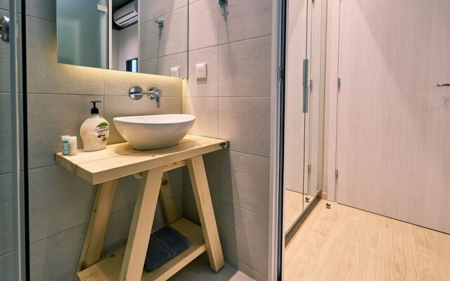 Olympic Spirit Apt in N. Kosmos