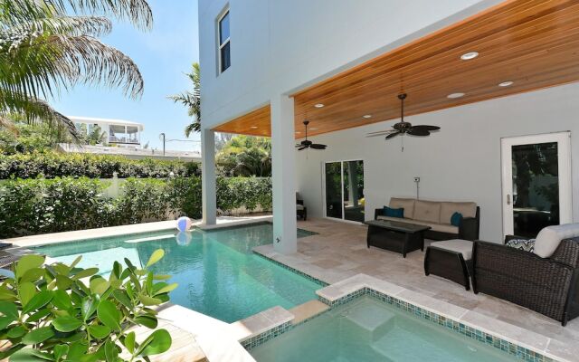 Direct Beach View Apartment 5