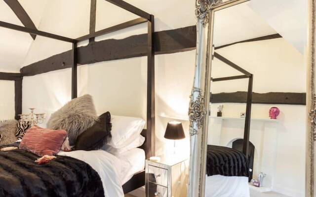 Beautiful 4 Bedroom Property