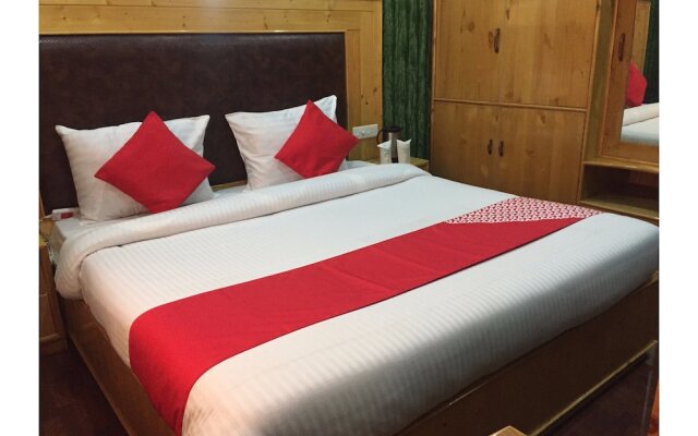 OYO 27855 Hotel Holiday Villa