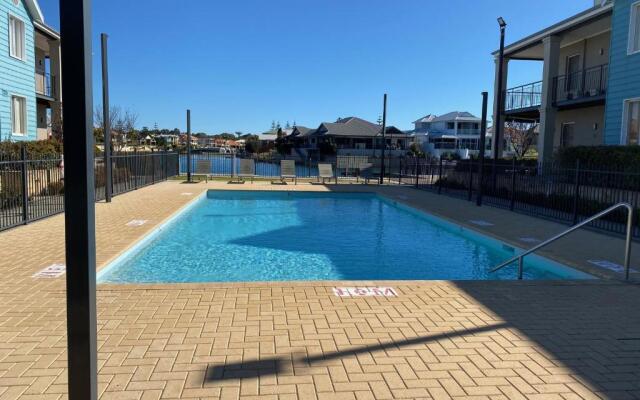 Apollo Quays Apartment