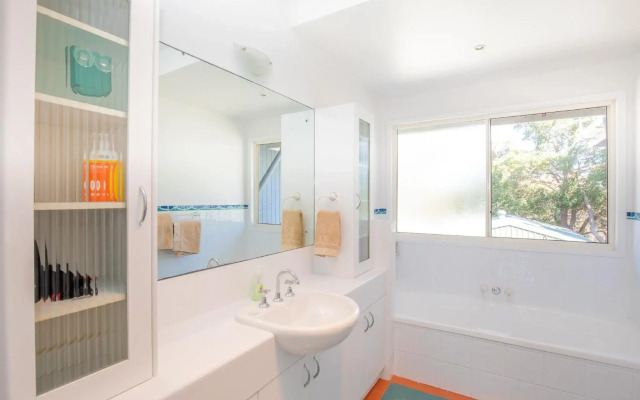 3 BUOYS - ocean views, fireplace, 3 bed, 2 bath