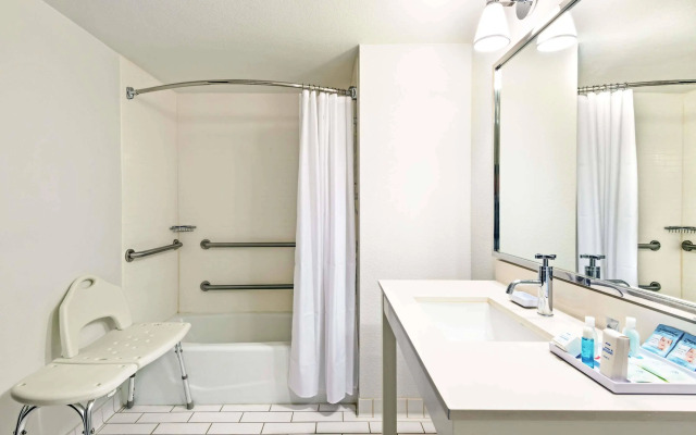 DoubleTree by Hilton San Antonio Northwest