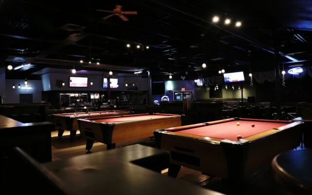 Tamarack Motor Inn