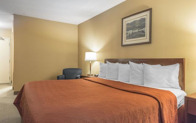 Jolly Roger Inn & Resort