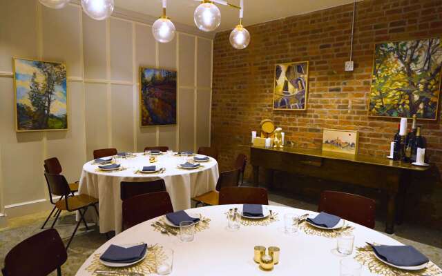 The Old No. 77 Hotel & Chandlery