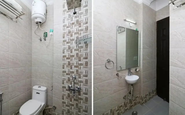 OYO 15685 The Grace Room