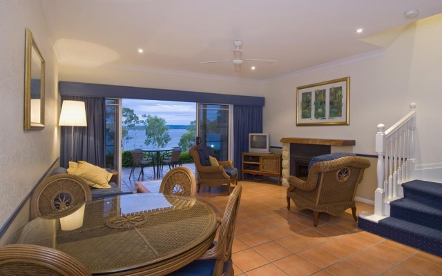 Tinaroo Lake Resort – Balcony – Tinaroo