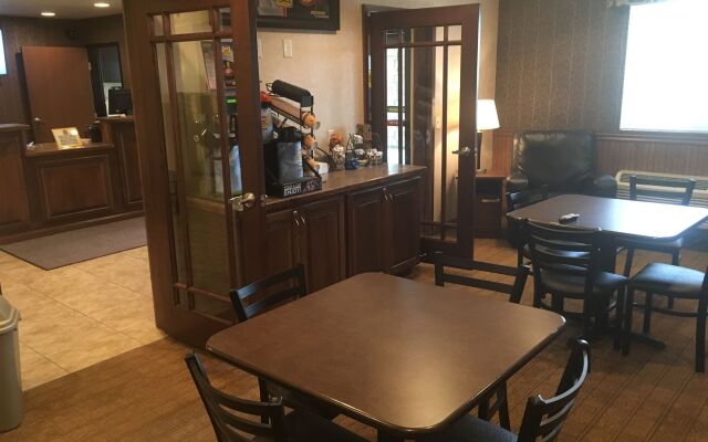 My Place Hotel - Dickinson, ND