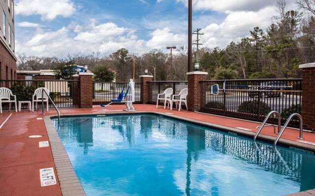 Comfort Inn & Suites Lumberton Central I-95