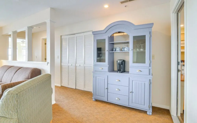 Resort Hot Tub Access! Table Rock Lake Condo