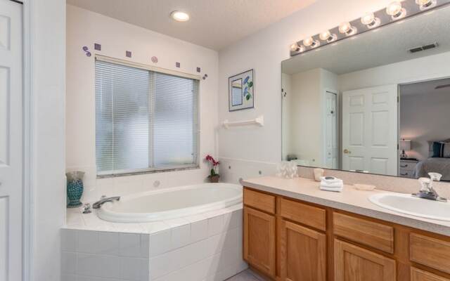 Paradise Woods-RU1066