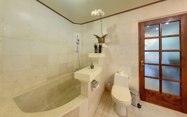 Senyum Villa - Uluwatu – Bathroom – Ungasan