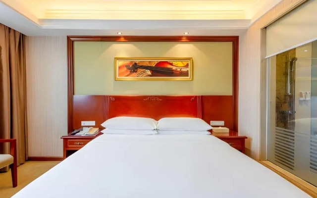 Vienna Hotel (Foshan West Railway Station Airport Branch)