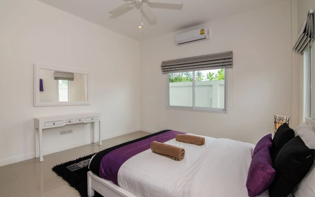 Hua Hin Pool Villa with 4 Bedrooms L50