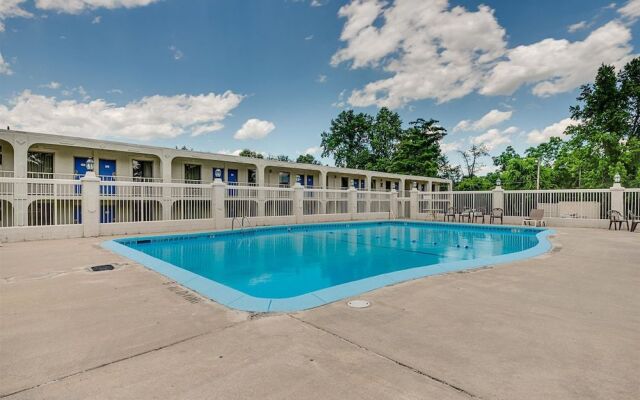 Motel 6 - High Point