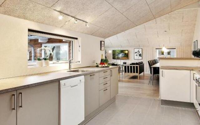 8 Person Holiday Home in Gelting