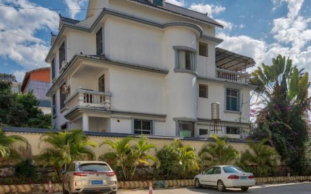Jinhu Hotel