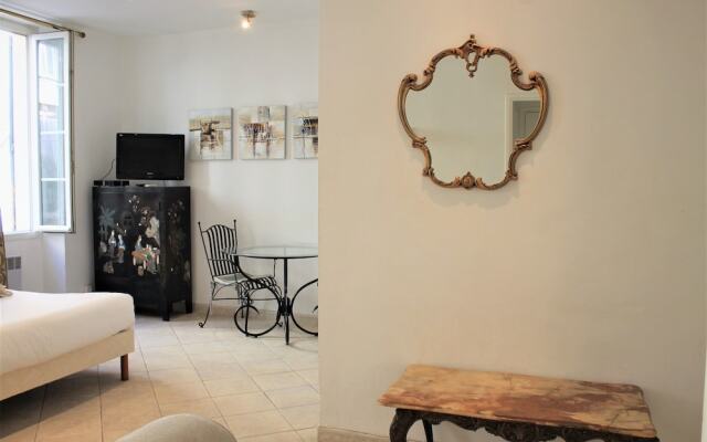 British Style and Central 1 Bedroom