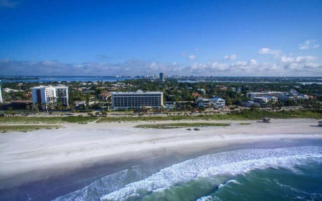 Cirque St. Armands Beachside