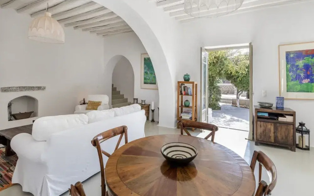 Traditional Villa With Swimming Pool