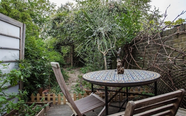 Charming 3-bedroom Garden Flat In Edwardian Terrace