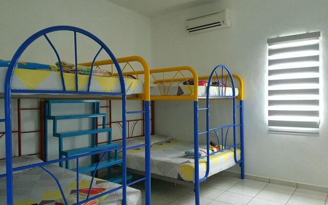 Kukup Xiang Holiday Home