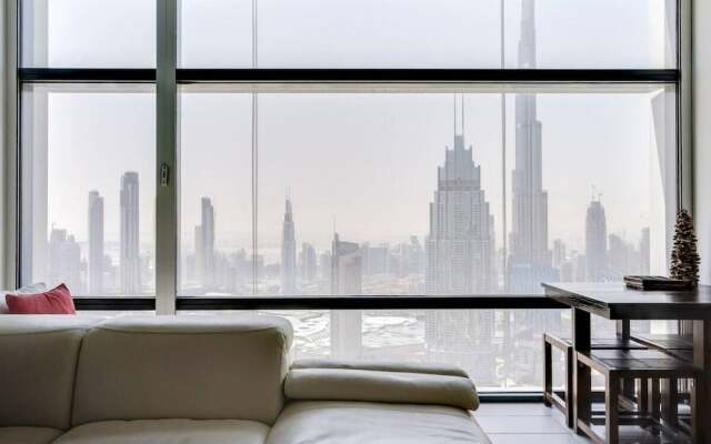Amazing Skyline Views Apartment in Index Tower