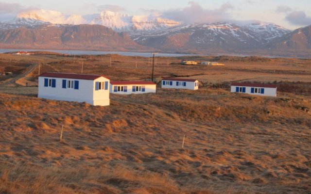 Lækjarkot Rooms and Cottages with Kitchen