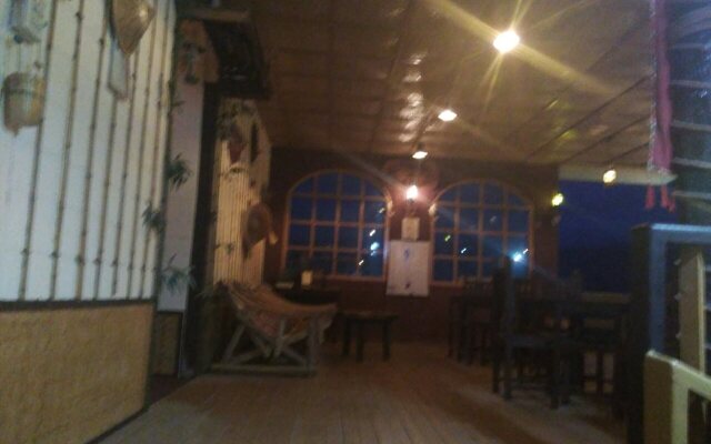 Shwe Pauk Pin Inn