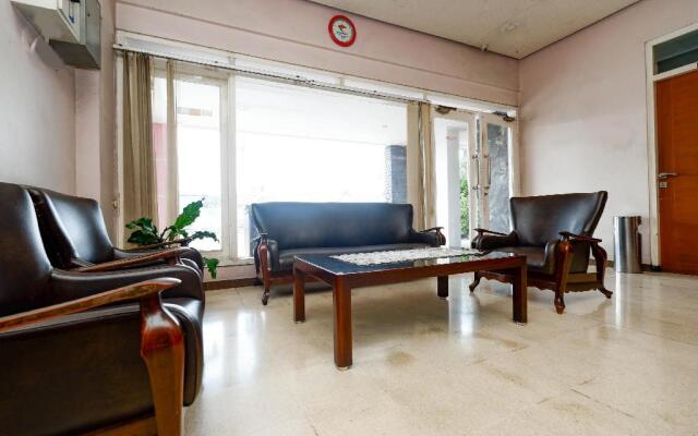 OYO 1843 Cahya Nirwana