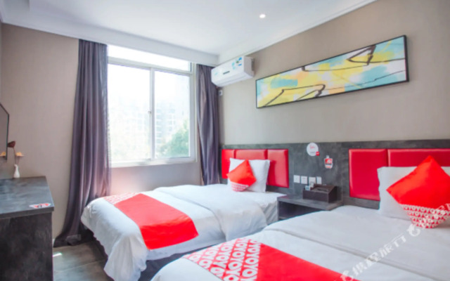 Yichang Yiwan Theme Hotel