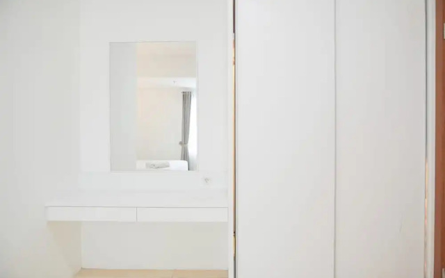 Modern And Homey 2Br At Mt Haryono Square Apartment