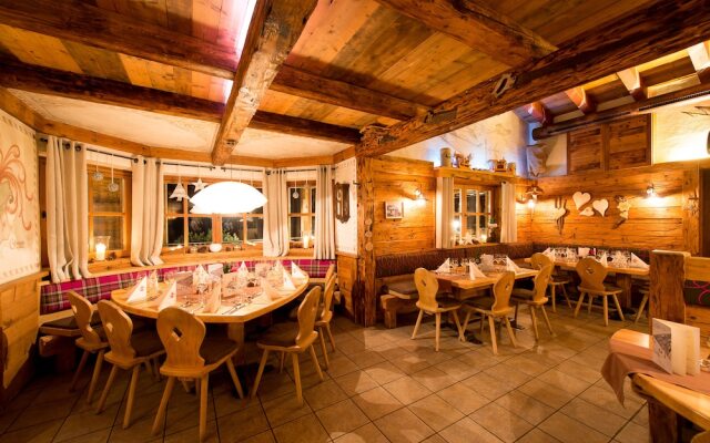 Hotel Astrid - Ski In & Ski Out