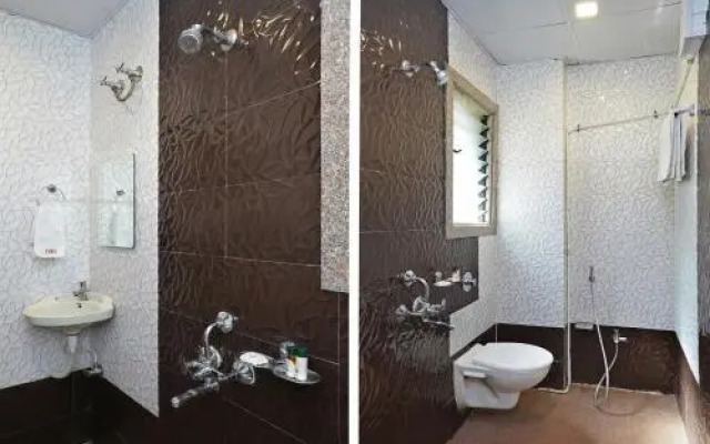 Orient Bay Inn By OYO Rooms