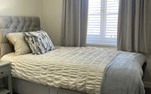 The Dooley, 3-beds, Sleeps 6, Pet Friendly