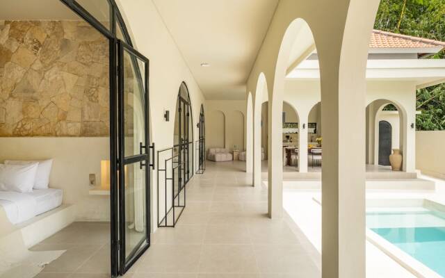 Tropical 3BR Villa in Canggu