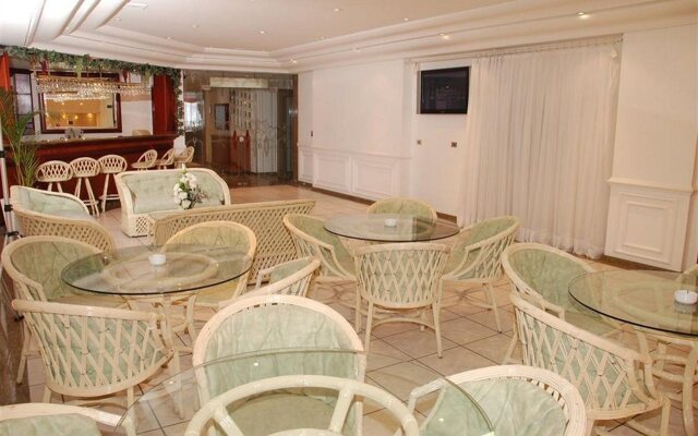 Lizon Curitiba Hotel