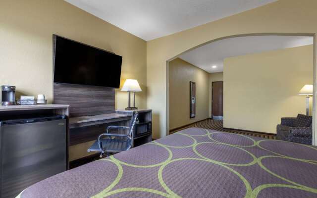 Super 8 by Wyndham Nixa/Springfield Area